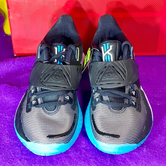 kyrie moon shoes